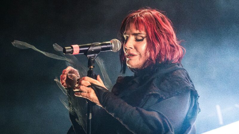 FABIANA CANTILO PRESENTÓ SU ÓPERA ROCK «APOCALIPSIS NO» EN EL ESTADIO LUNA PARK DE BUENOS AIRES.