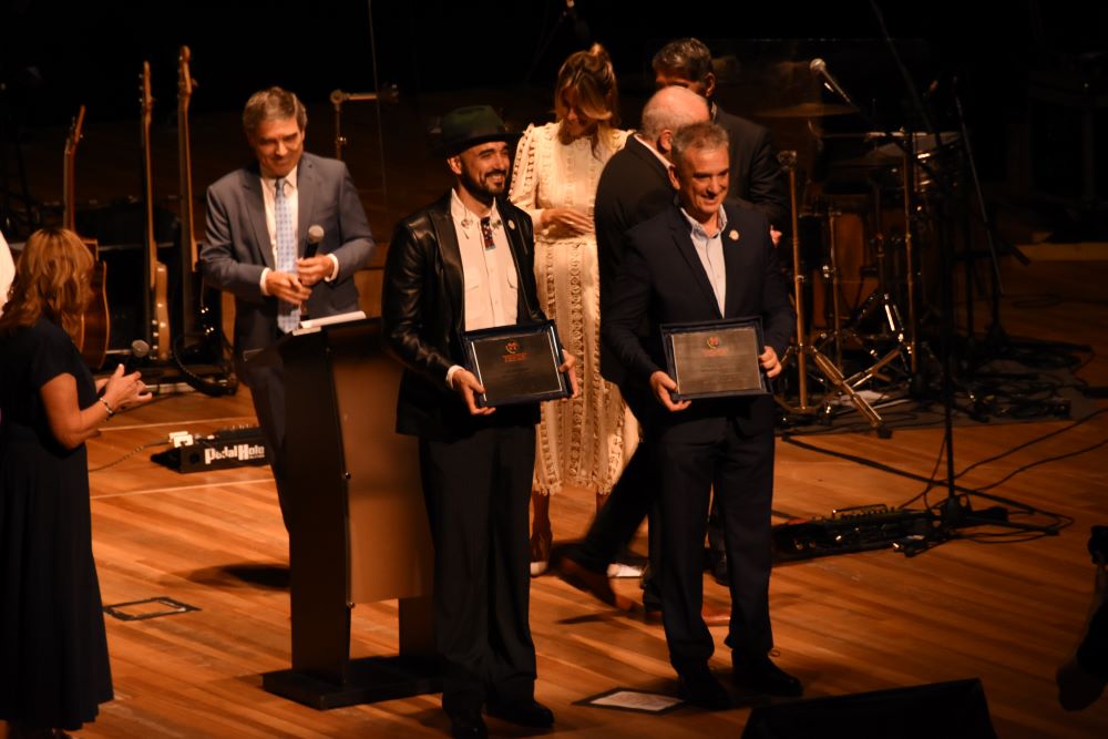 @SOLIDARIO: ABEL PINTOS SE CONVIRTIO EN EL NUEVO PADRINO DEL HOSPITAL DE NIÑOS Y ES LA NUEVA VOZ SOLIDARIA DE LA INSTITUCIÓN.
